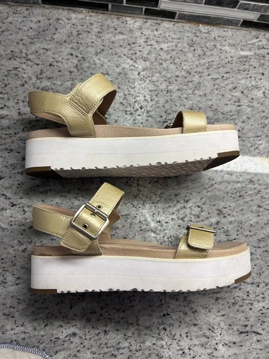 UGG Gold Leather Platform Buckle Sandals size 8 - Picture 5 of 13